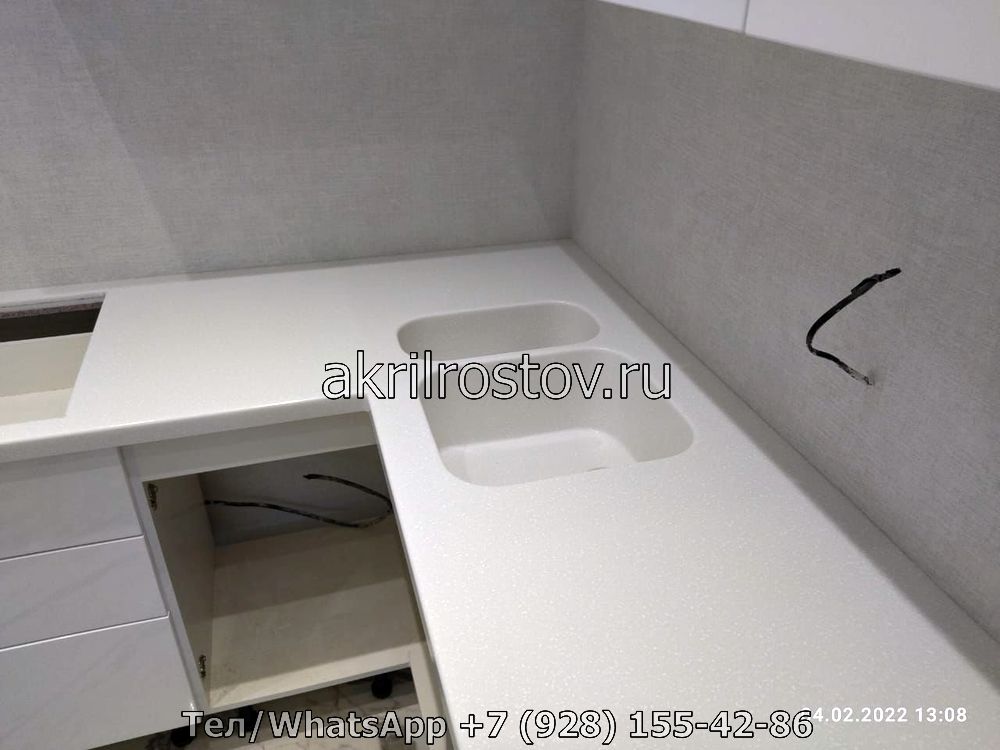 Изготовление акриловой столешницы с встроенной раковиной под заказ Эксклюзивная белая столешница из акрила с интегрированной мойкой