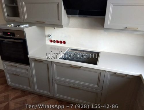 Белая угловая столешница из акрилового камня на заказ для кухни