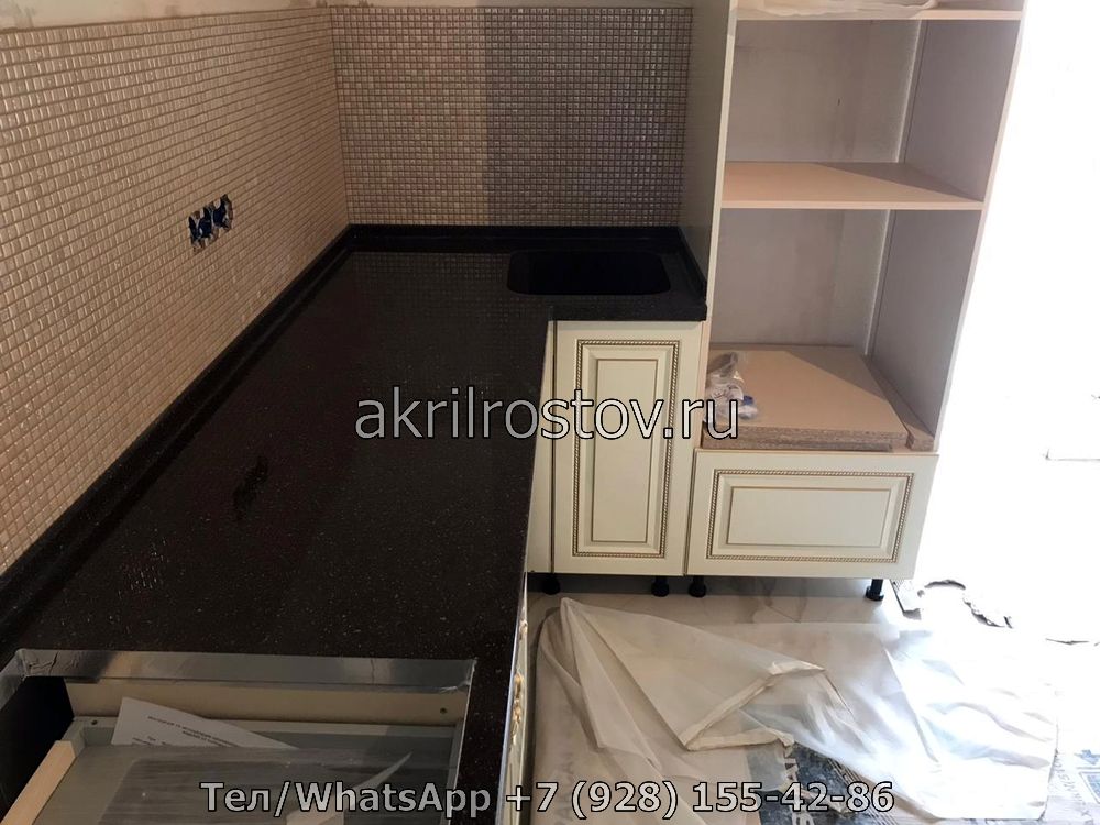 Заказать стильную черную акриловую столешницу недорого Современная столешница из черного акрилового камня по доступной цене