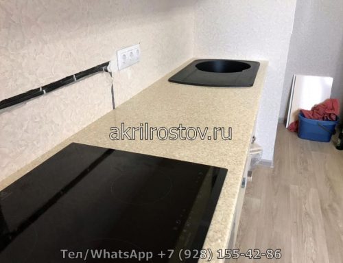 Светло-бежeвая прямая столешница из акрилового камня для кухни на заказ: цена