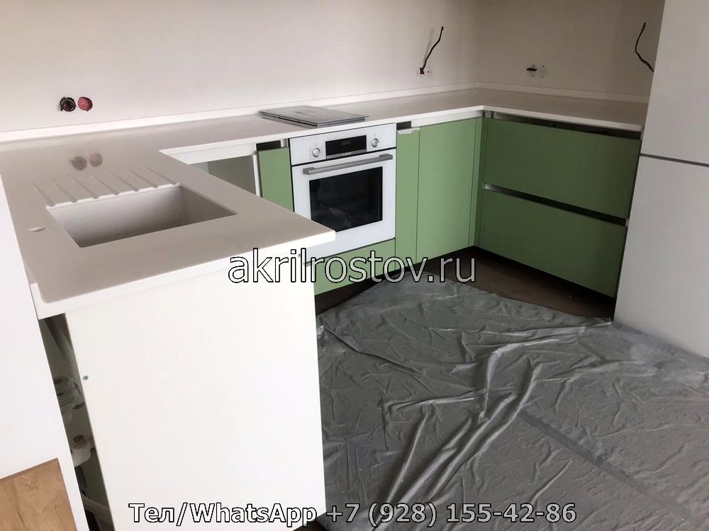 Эксклюзивная акриловая столешница с интегрированной мойкой для угловой кухни Современная кухонная поверхность из акрила с встроенной мойкой в угловом исполнении