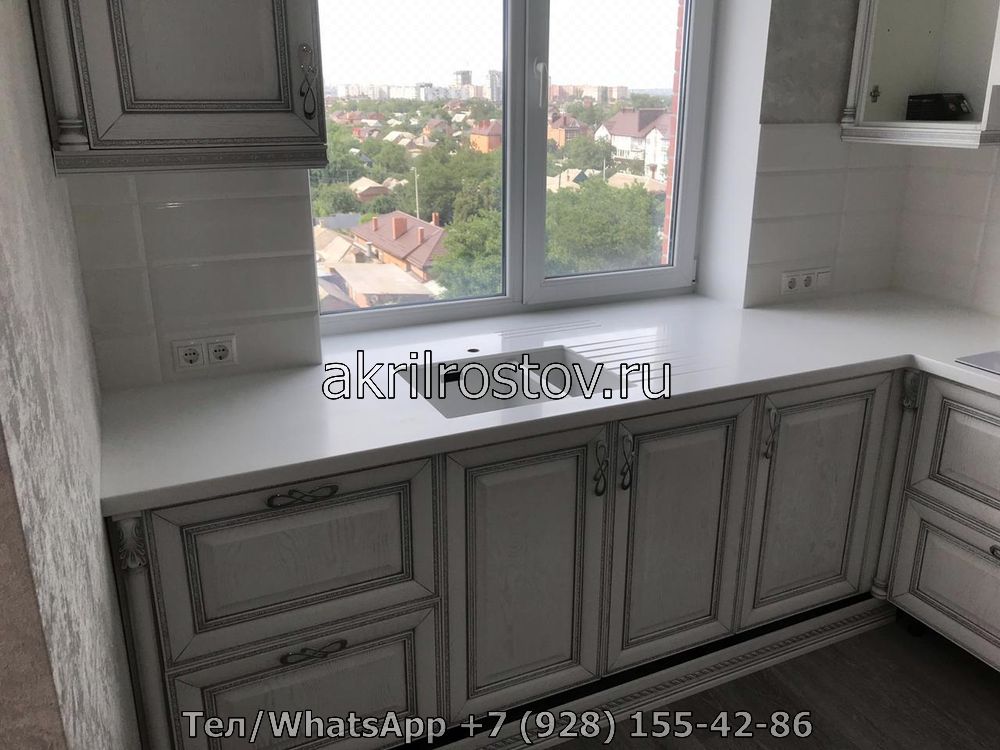 Индивидуальная акриловая столешница белого цвета для кухни с окном Эксклюзивная кухонная поверхность из белого акрила, изготовленная по индивидуальному проекту с окном