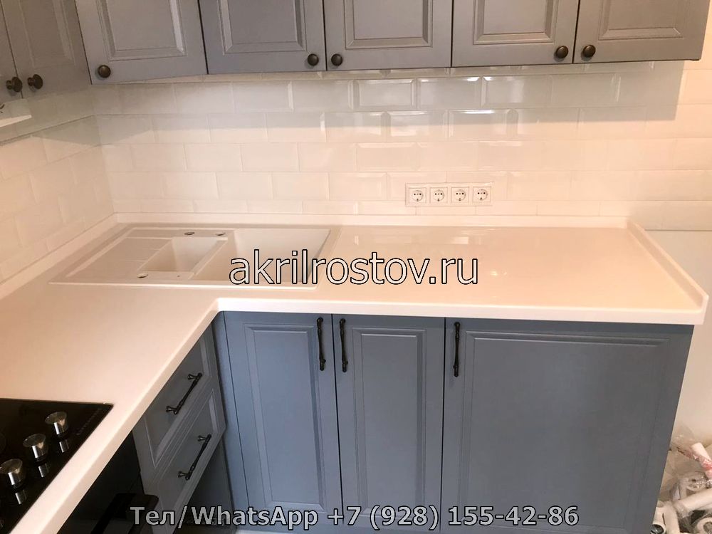 Изготовление угловых белых столешниц из акрила по индивидуальным размерам недорого Современная акриловая столешница белого цвета для угловой кухни на заказ по доступной цене