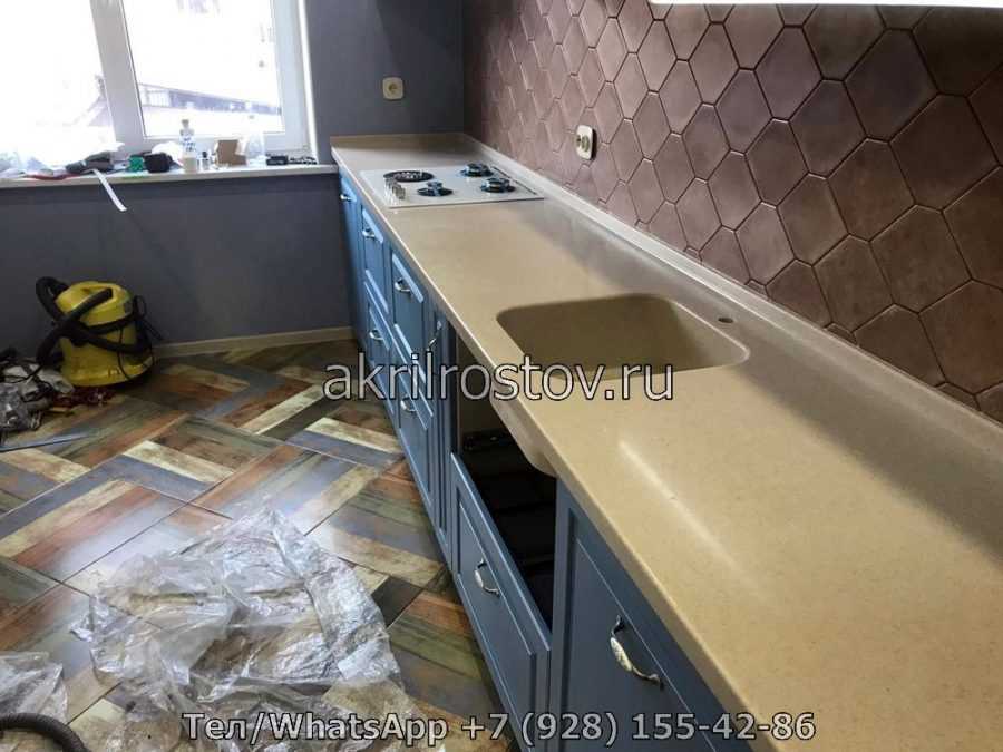 Белая столешница из искусственного камня Белая столешница из искусственного камня